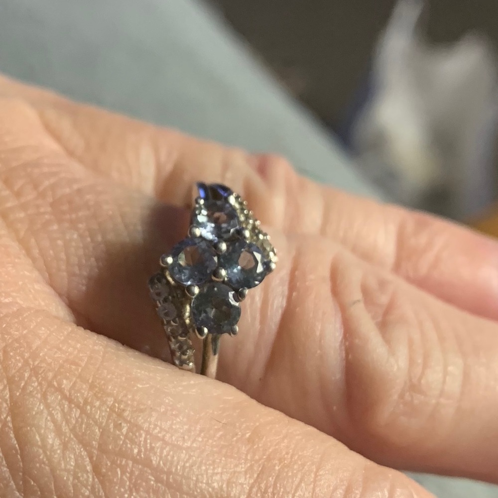 Genuine tanzanite sterling silver ring like new - Picture 5 of 6